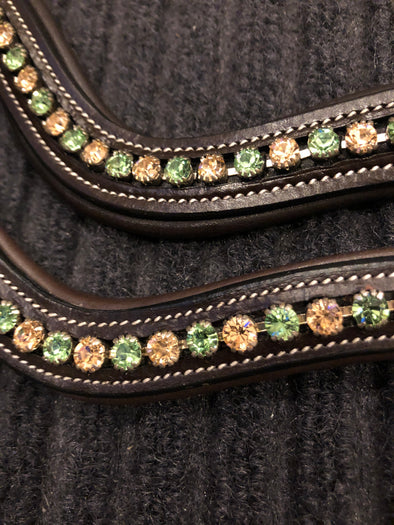 Green apples and peaches🍏🍑